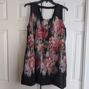 Fitted peekaboo back dress